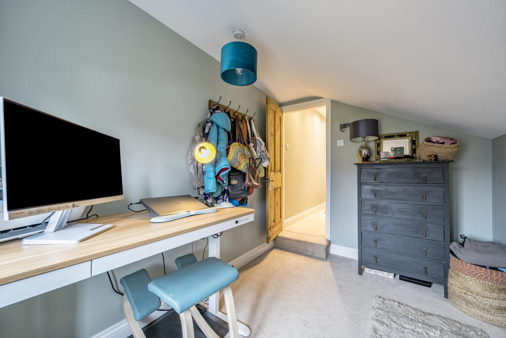 1361705-8-68df98d...