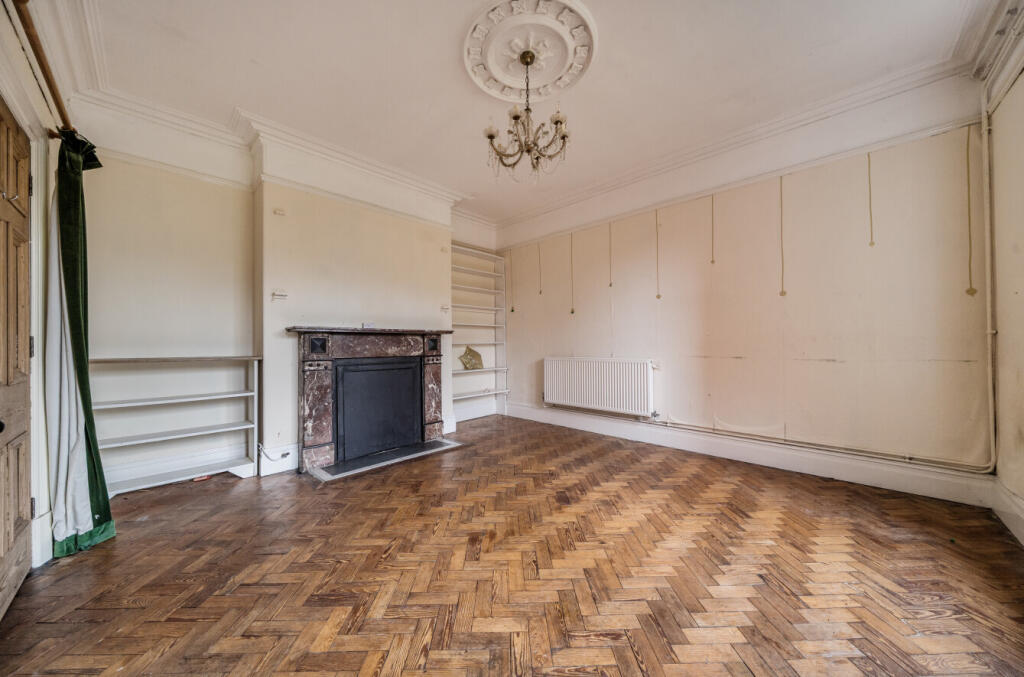 1366063-4-68efcb8...