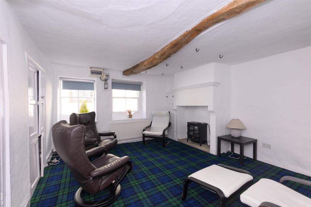 SITTING ROOM (TUDOR ROOM)