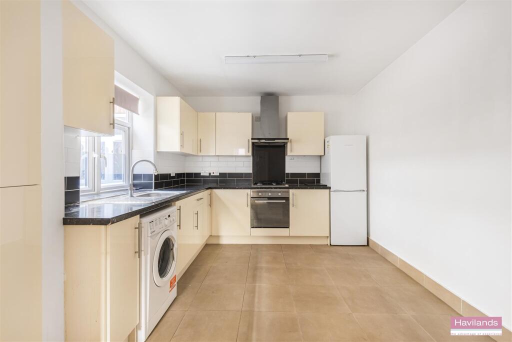 High Road, Wood Green, N22