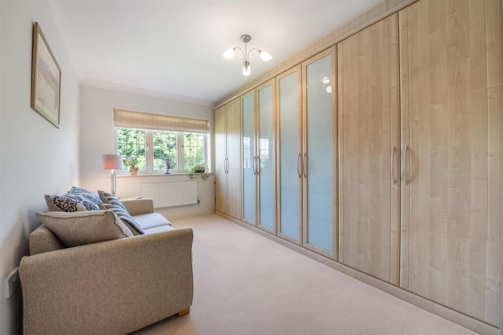 4 Hinchwick Court, Dorridge, B93 8DF_34.jpg