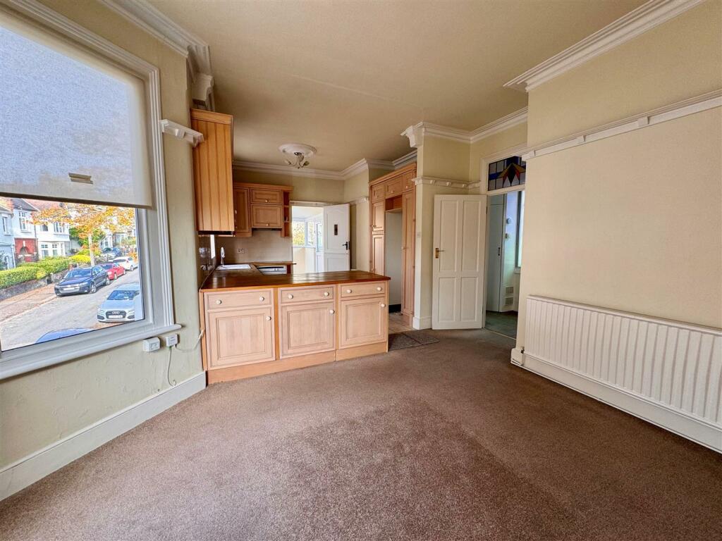 Dining Room.jpg