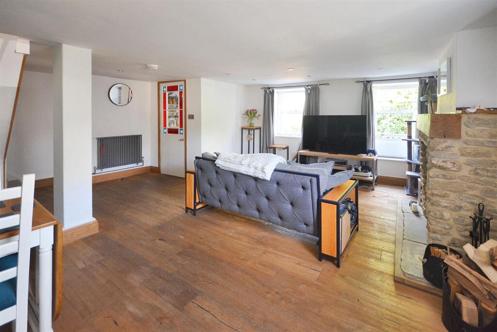 Sitting/Dining Room