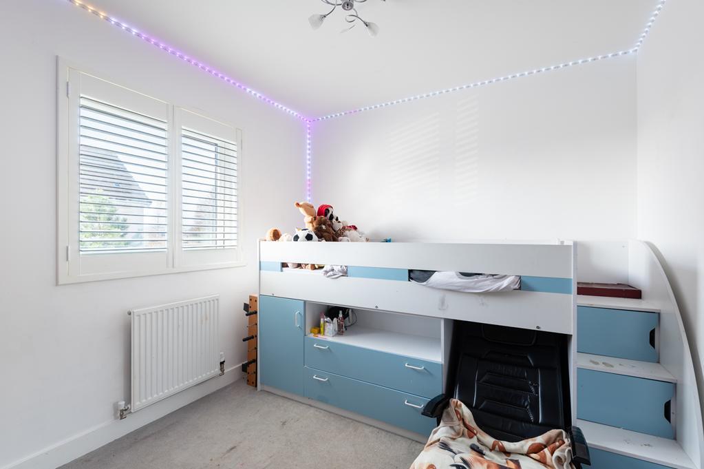 BEDROOM 2