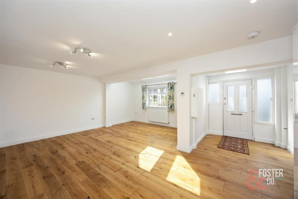 Hove Park Villas, 18a-013.jpg
