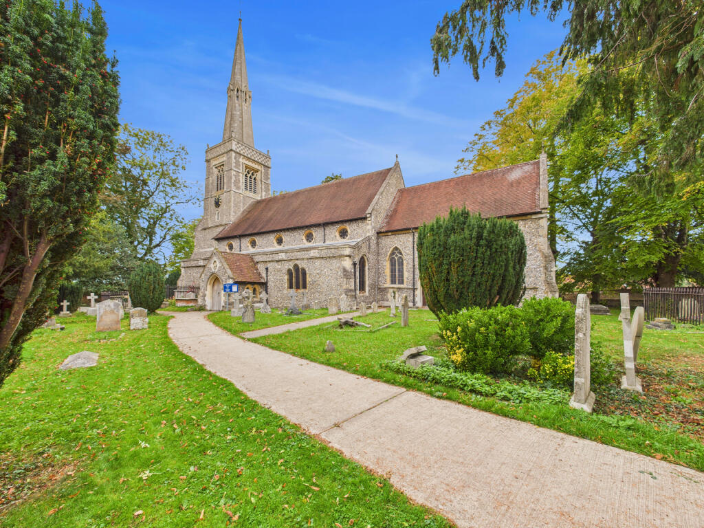 CAM01354G0-PR0600-STILL030