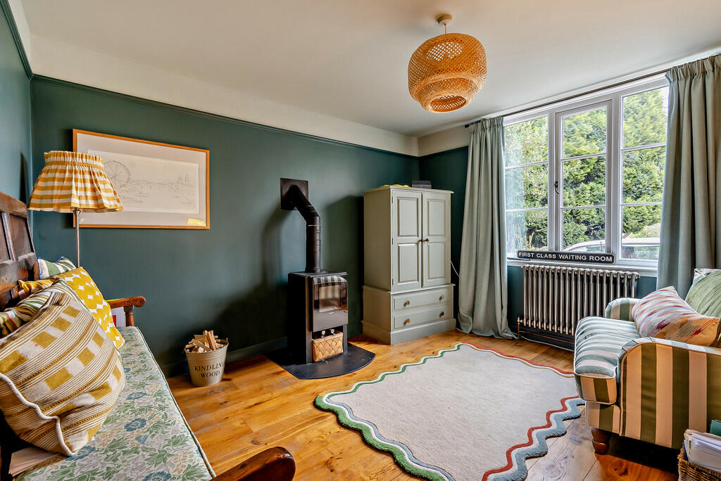 8631171-interior2...