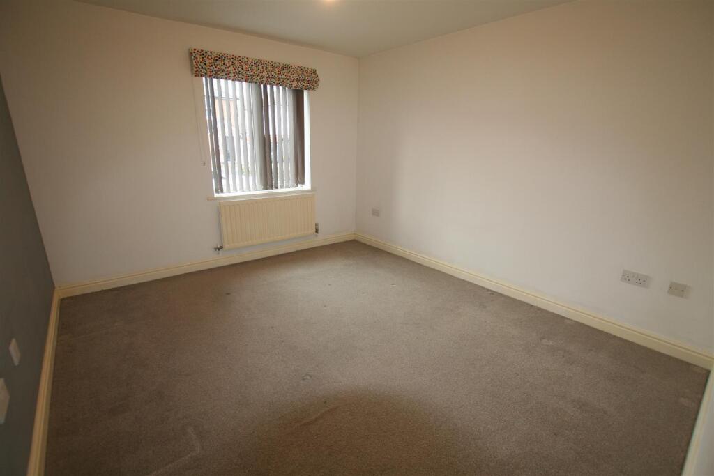 pinewoodhouse,2bed1.JPG