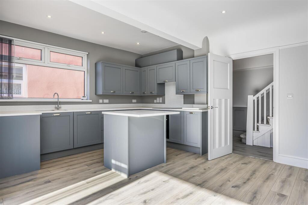 66 Hawthorn Crescent, Cosham-PorticoMarketing-Nexa
