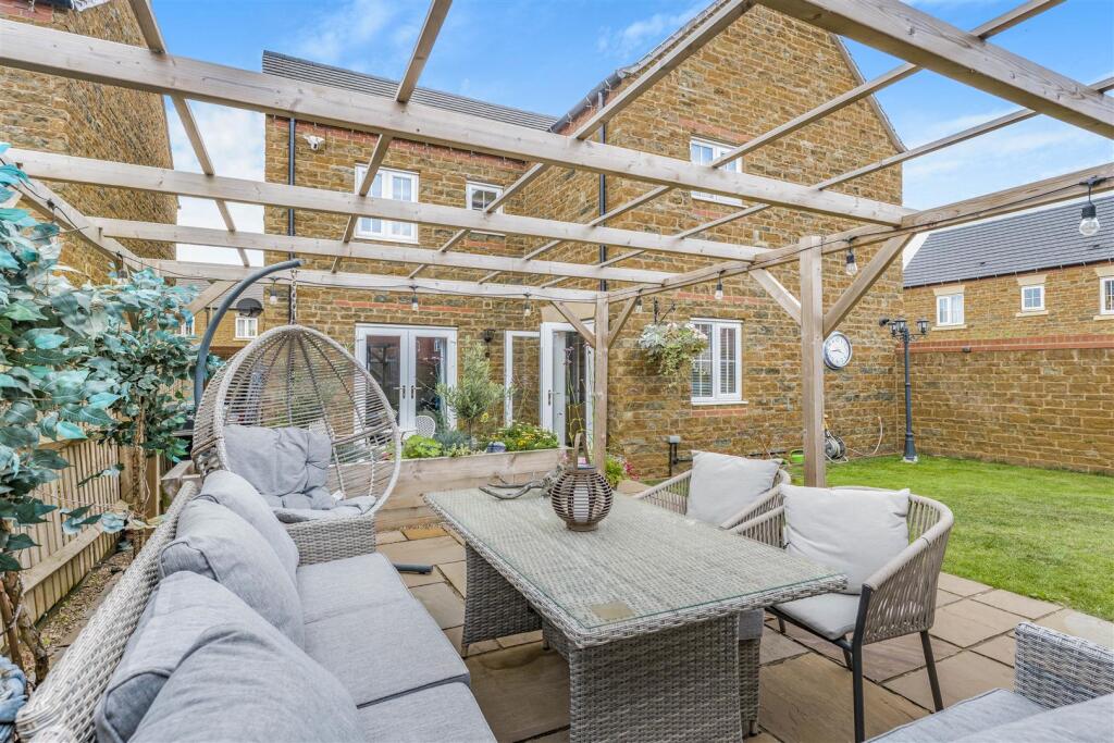 12 Blackwell Drive, Bodicote-17.jpg