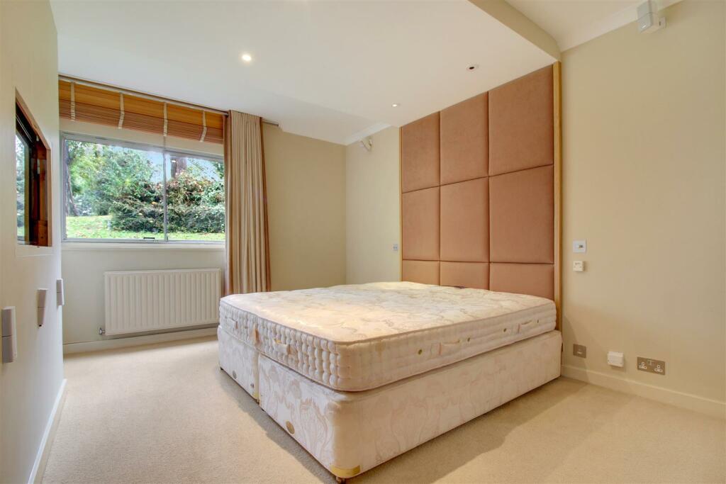 MAIN-BED-2 CLEAN CARPET.jpg