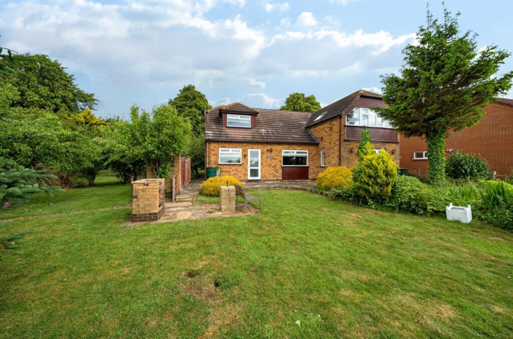 1299933-18-683a3f1174212-ARW