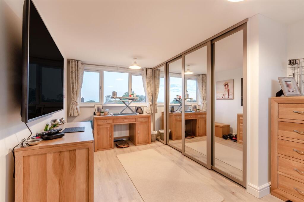 8527408-interior25.jpg