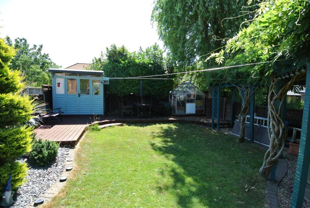 Garden &amp; Wisteria.JPG