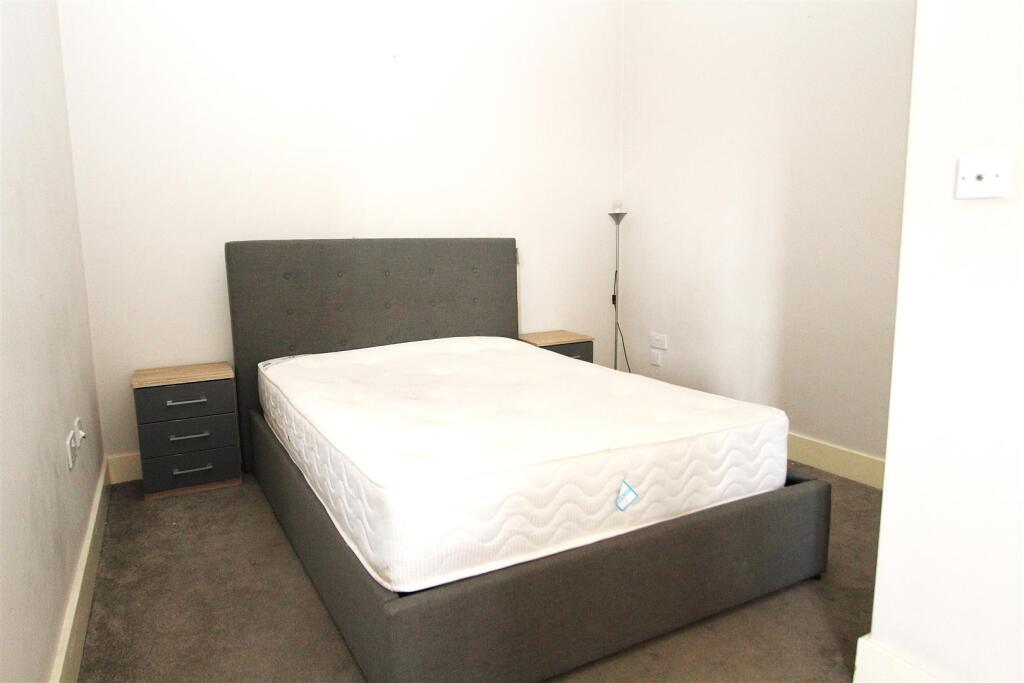 Bedroom.JPG