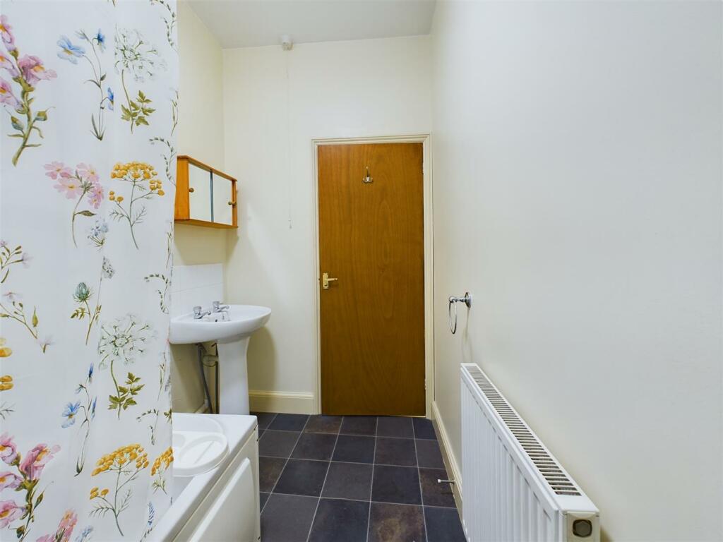 Flat 3 Bathroom