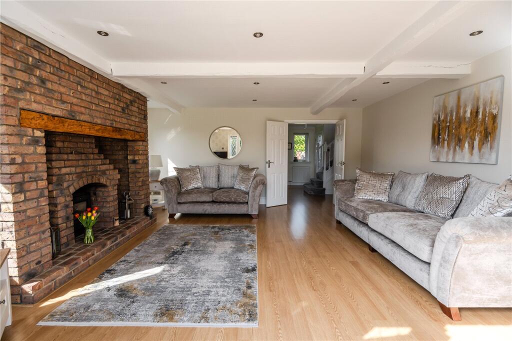 Living Room (2)