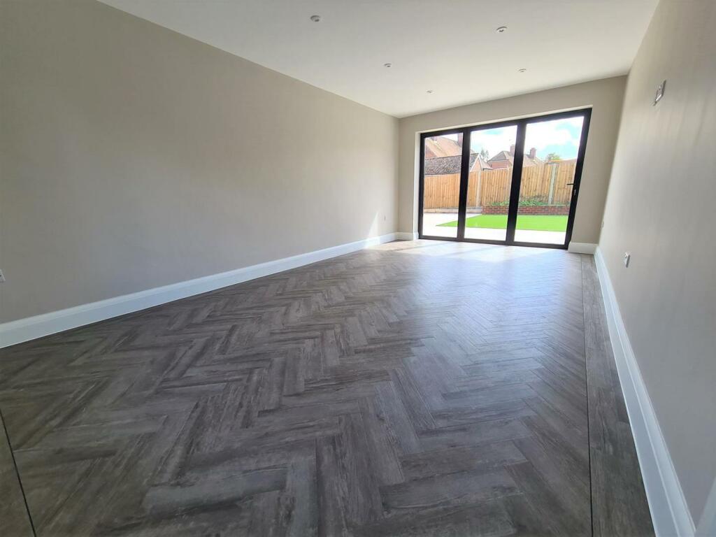 M00zBwY4b3He3fOHvVuI6vGhmVY (1).jpg