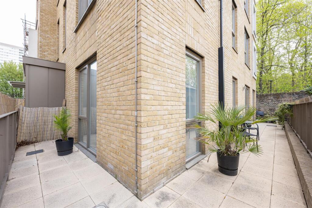 Richard Tress Way, E3