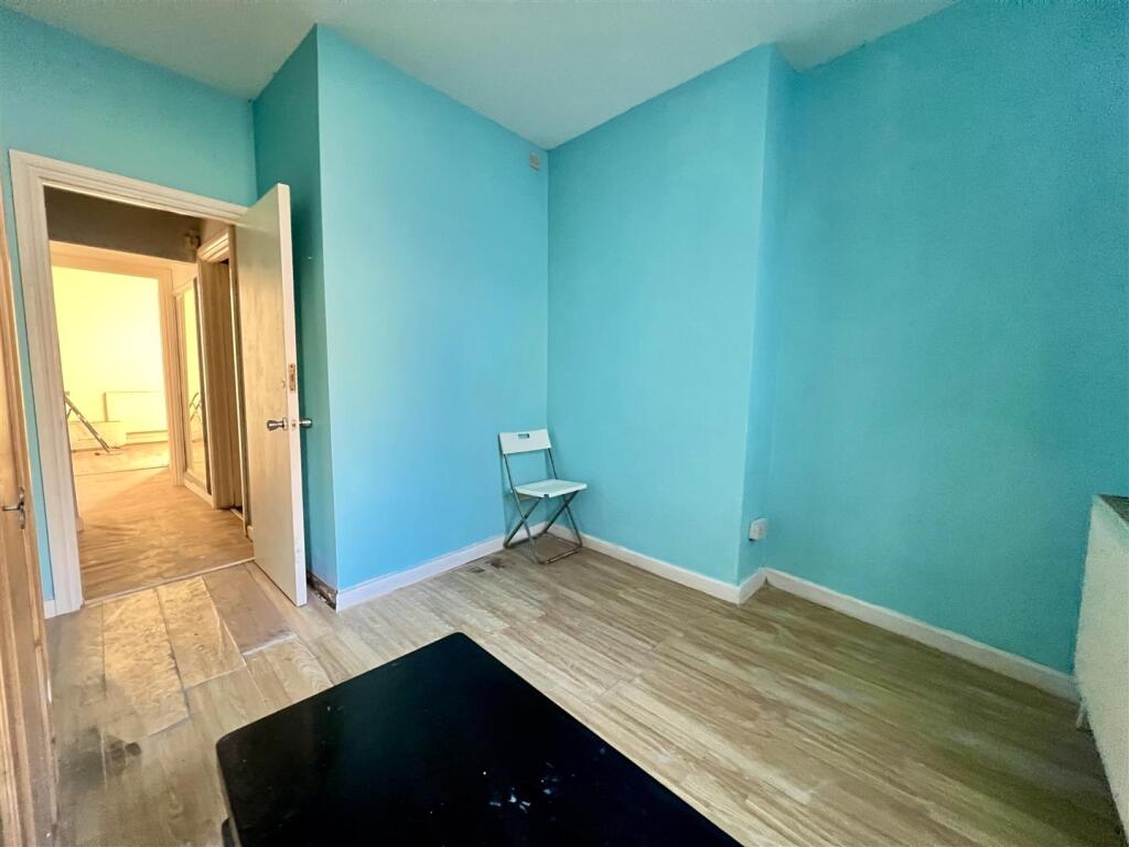 8 - Two Bedroom Flat for Auction, Easton.JPEG