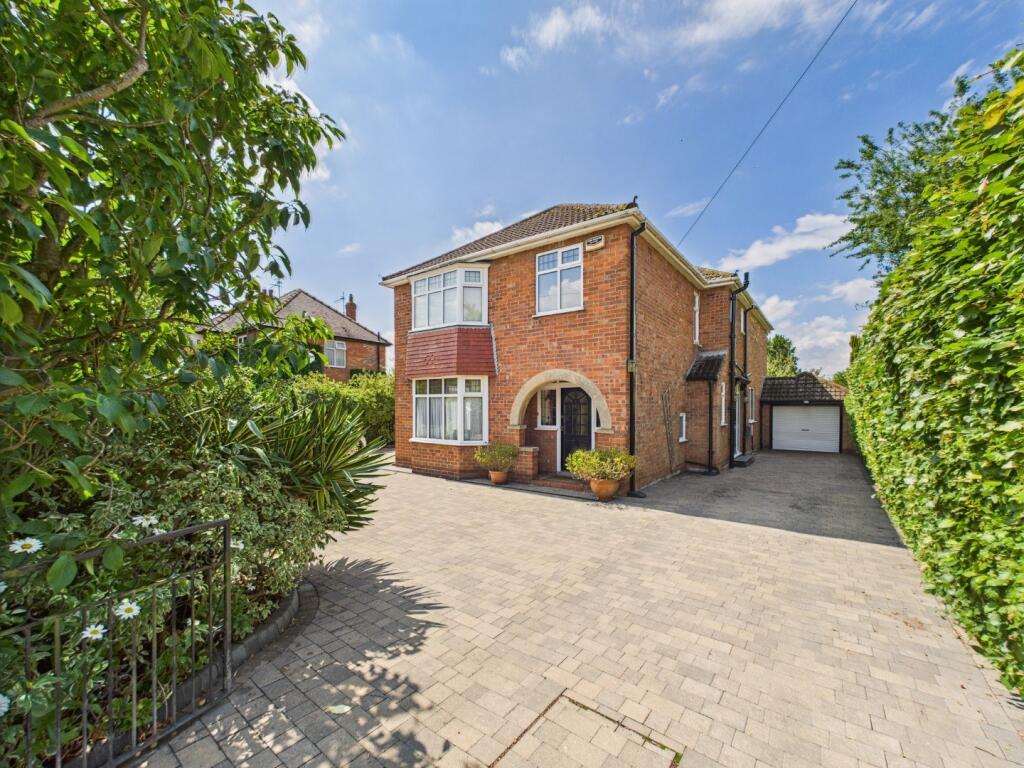 5 Bedroom Detached House - For Sale