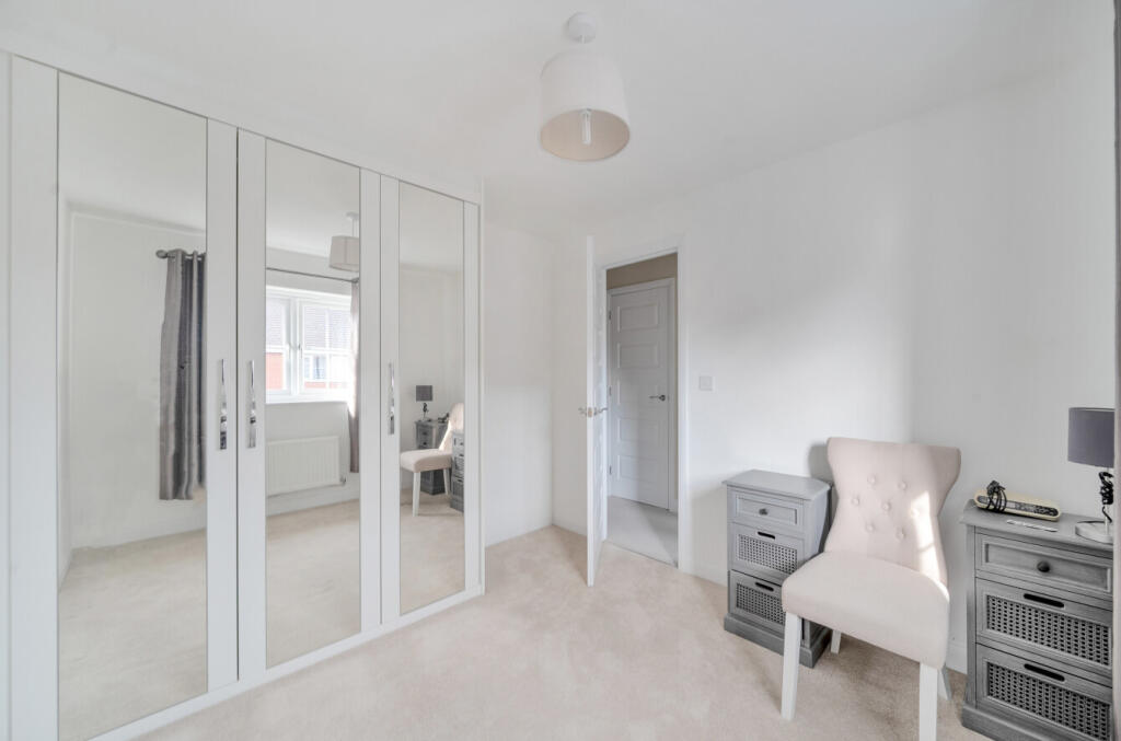 1347109-6-68b5db9...