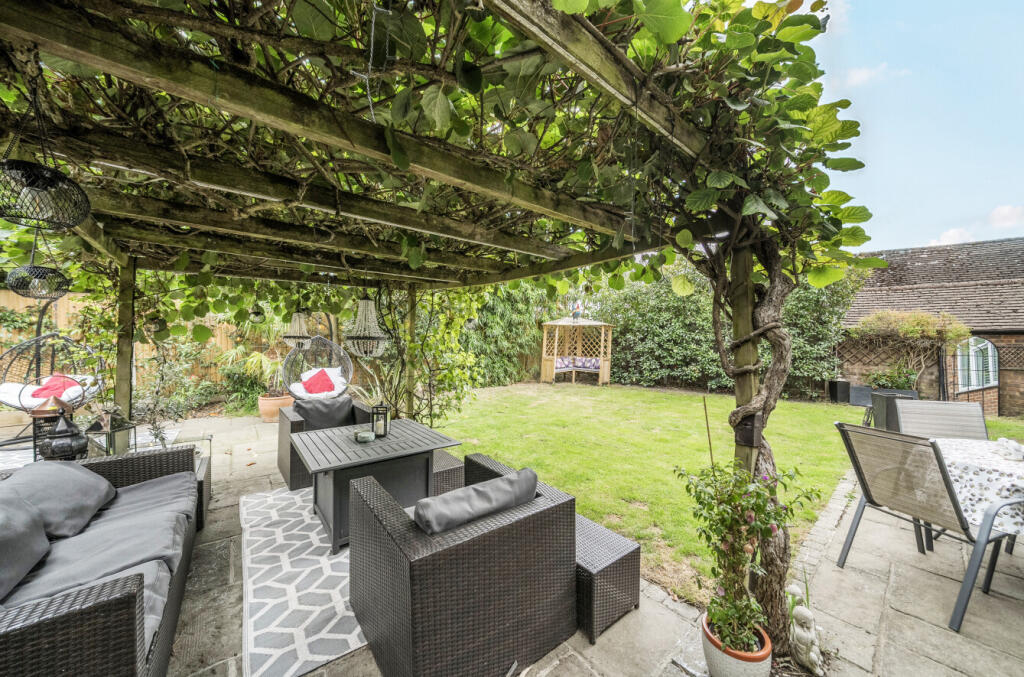 1331965-1-6888ecb...