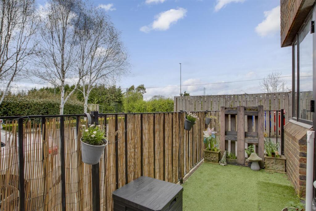 Flat 2 Swilley Gardens, Oxford Road, HP14 3NZ-8.jp