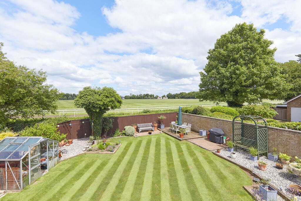 2_Ferndale_Close_...