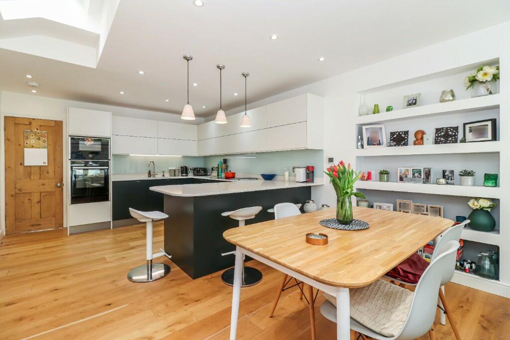 Kitchen/breakfast rm