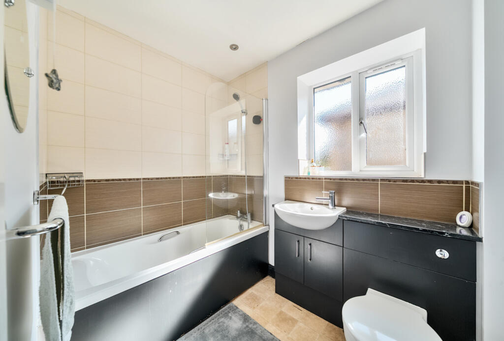 1312674-15-685acd...