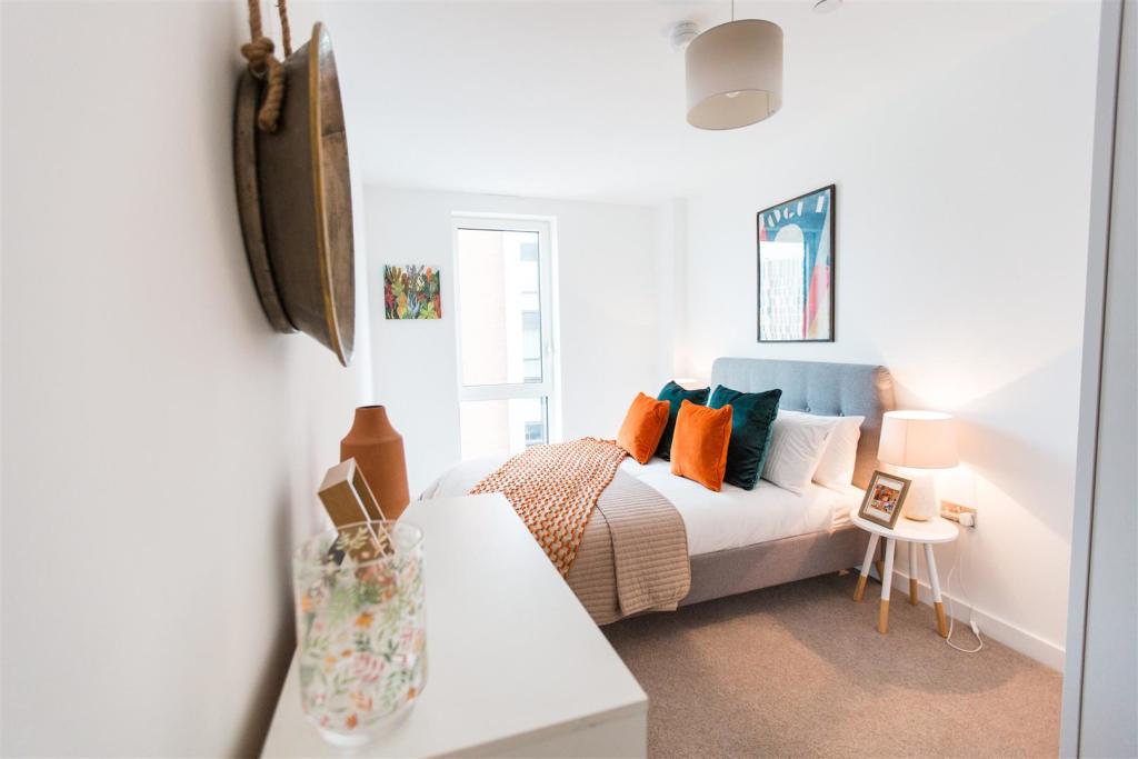 Show apartment Forge bedroom.jpg