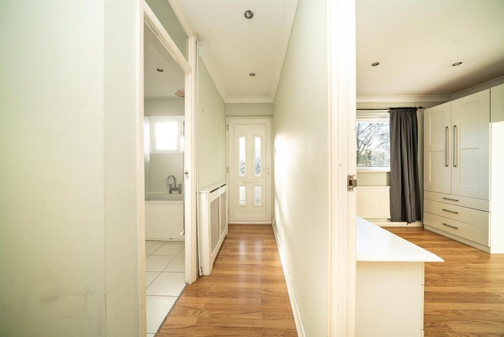 Hallway.jpg