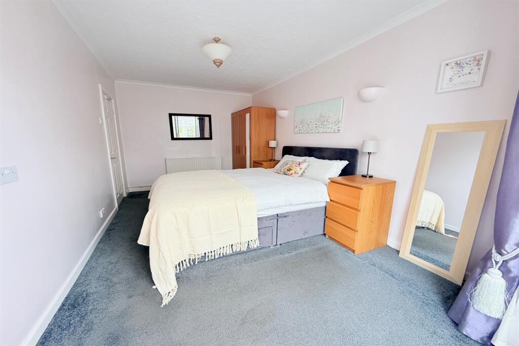 Downstairs Bedroom 1