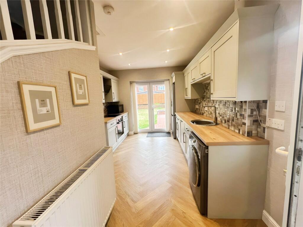 Entrance/Kitchen