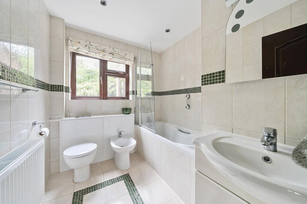 En-suite Bathroom