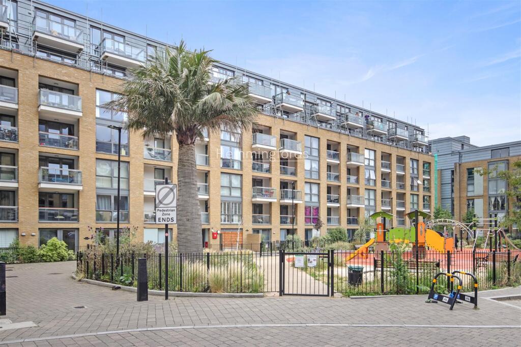15-76849 - AM - Flat 2, 3 Ann street N1 7 FF-43-lo
