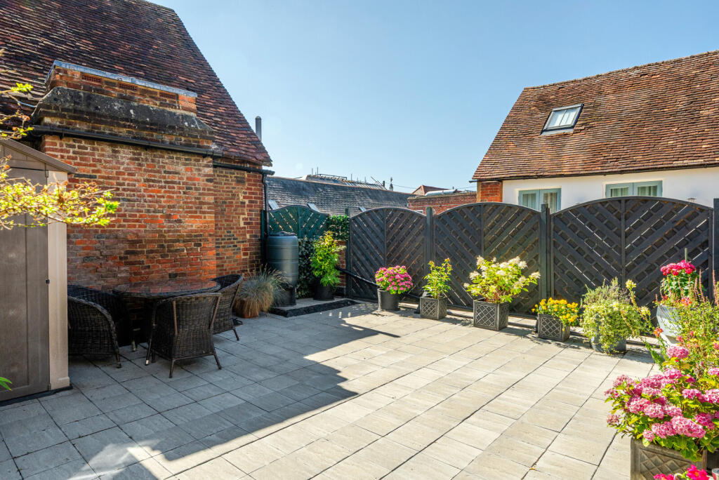 1320834-6-686d331...