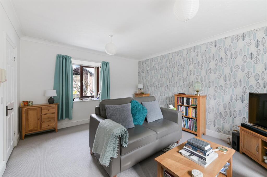 HOOKFIELD MEWS (13).jpg