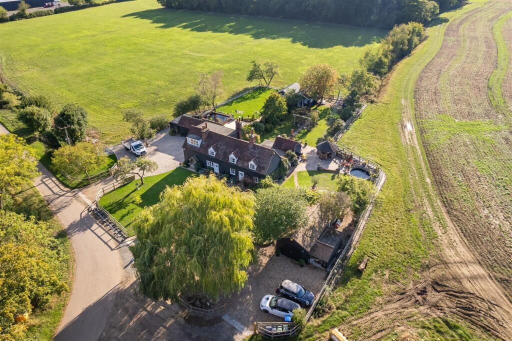 Willow Cottage 43 Berwick Ln  aerial (2).jpg