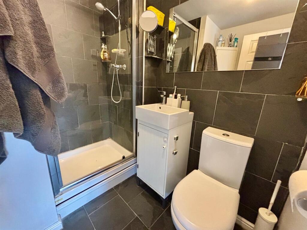 Shower Room En-Suite