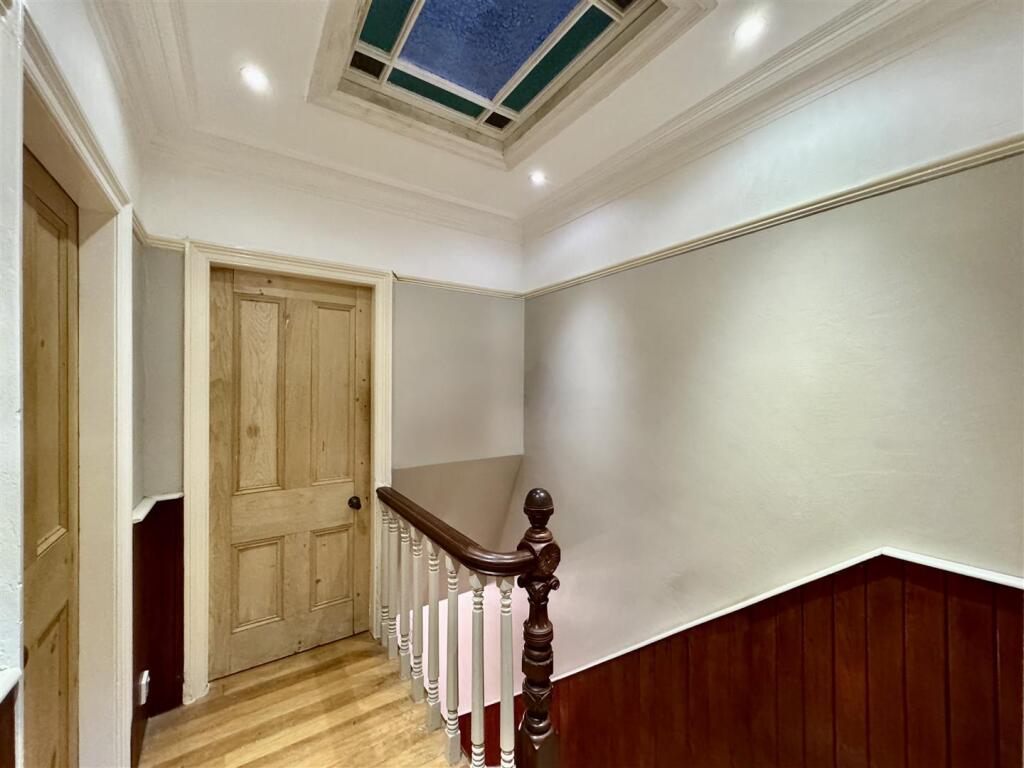FIRST FLOOR LANDING
