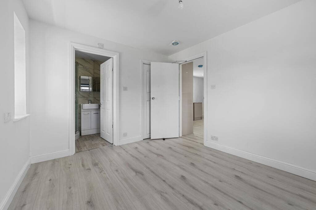 PT-CON-Flat1BHarwichRoad-9
