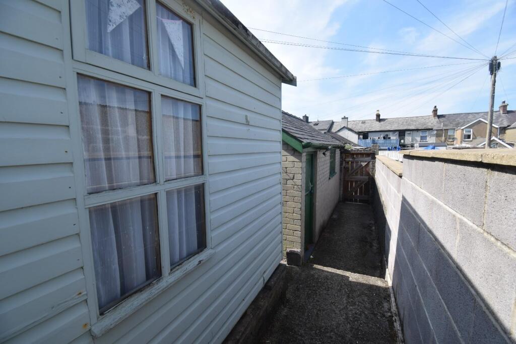 Summer House &amp; Garage.JPG