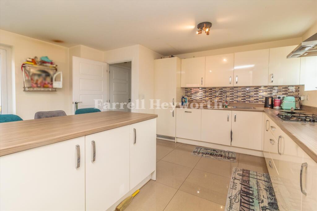 Kitchen image 3