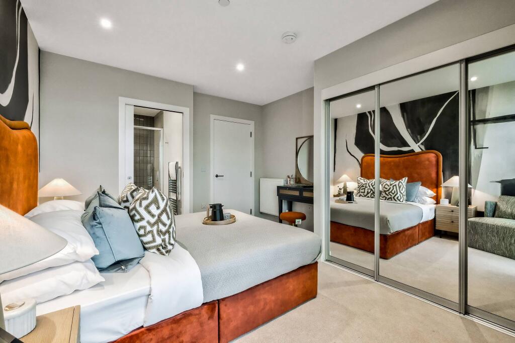 4 2-bed Royal Albert Wharf-23
