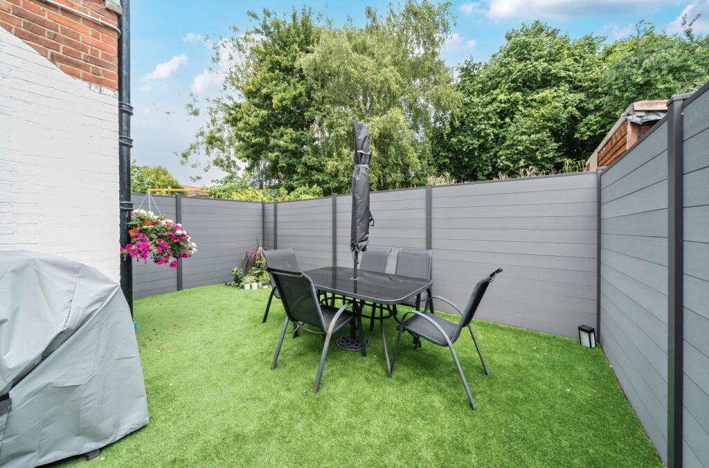 1309838-7-685d10c...