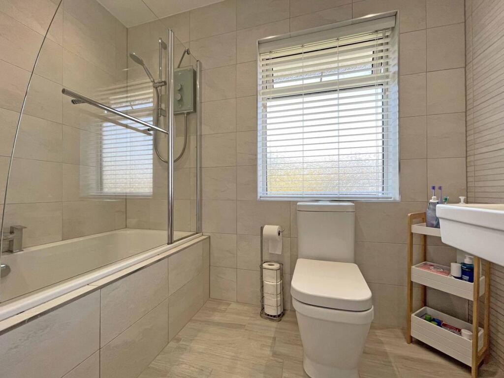 Great Berry Road 52 - Bathroom 1.jpg