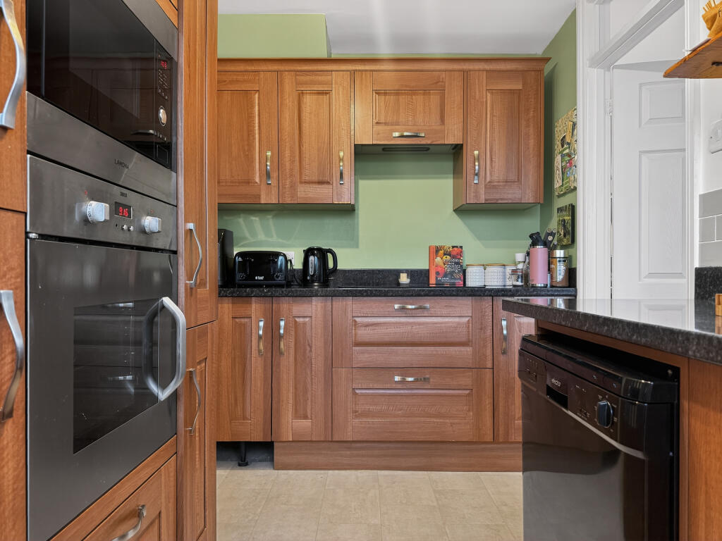 Modern Fitted Kitchen