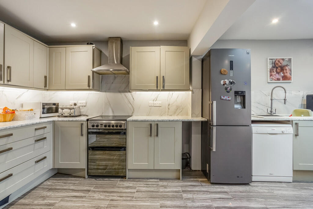 81008_3-Tarrants-...